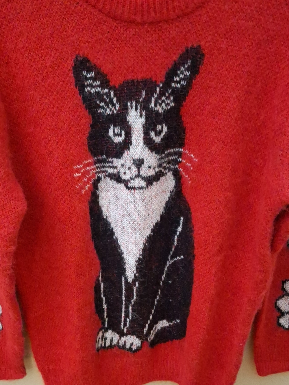 Oxknit Red Cat Graphic Sweater with Daisy Sleeves_1 - Picture 3 of 7